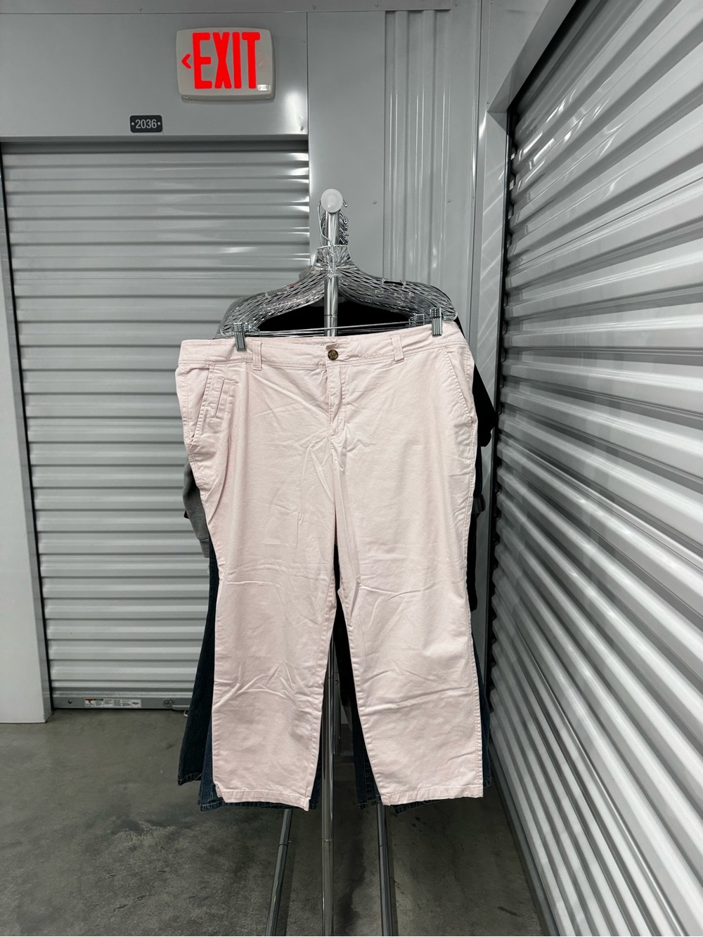 Old Navy | Ankle Cut Pants in Pink | size 20